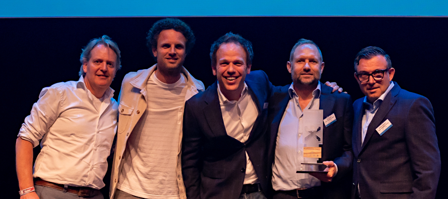 Digital Enterprises en Albert Heijn winnen Award voor Cross Media Case van het Jaar 2022 met Voetbalpassie