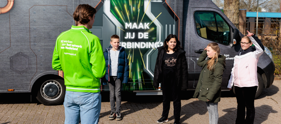 Zandbeek ontwikkelt Glasvezelbustoer langs scholen voor KPN Netwerk